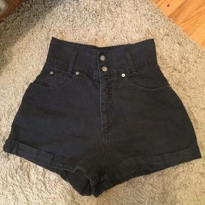 Vintage high waisted shorts 🌹